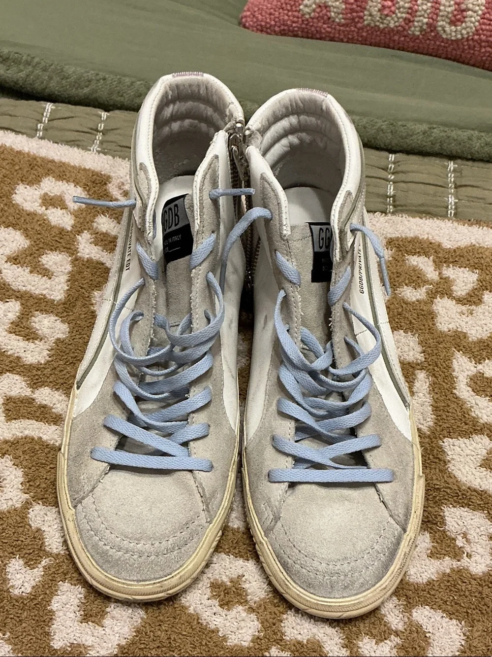 Brand new GG womens White and Light Gray High-Top Sneakers with Light Blue Laces